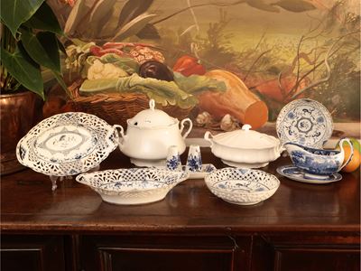 Assortimento di Porcellane per la Tavola