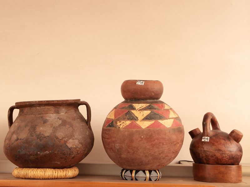 Tre Vasi Tribali in Terracotta