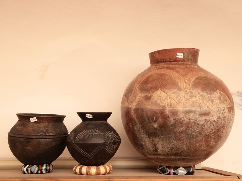 Tre Vasi Tribali in Terracotta