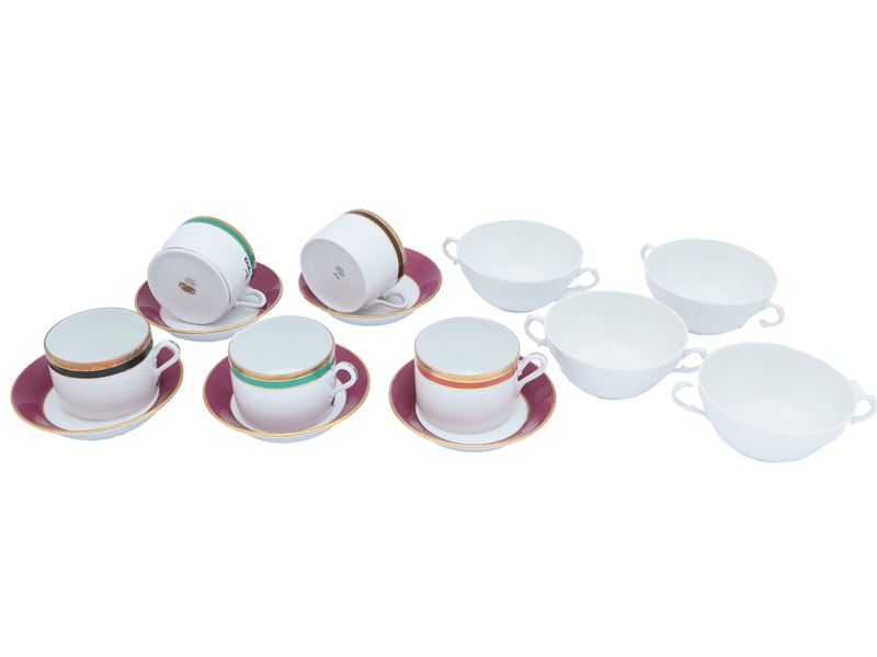 Richard Ginori, Assortimento di porcellane composto da tazze da tè e consommé