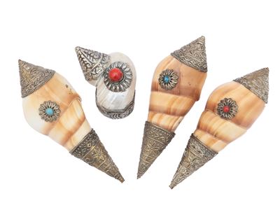 Conchiglie decorative con applicazioni in argento, set di quattro