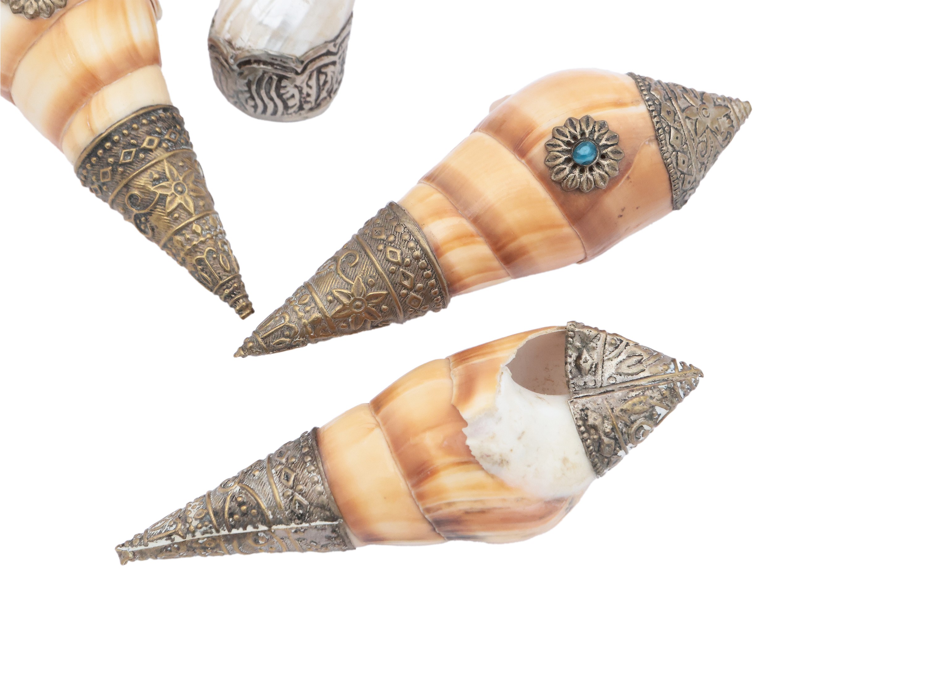 Conchiglie decorative con applicazioni in argento, set di quattro