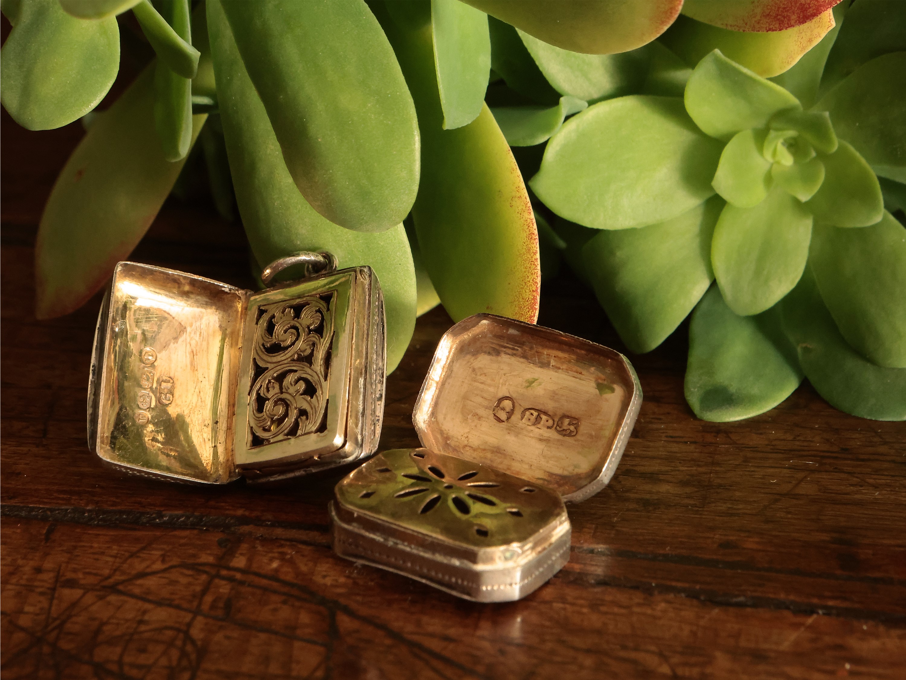 Due vinaigrette da collezione in argento