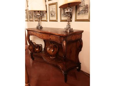 Console Impiallacciata in Noce ed Altre Essenze