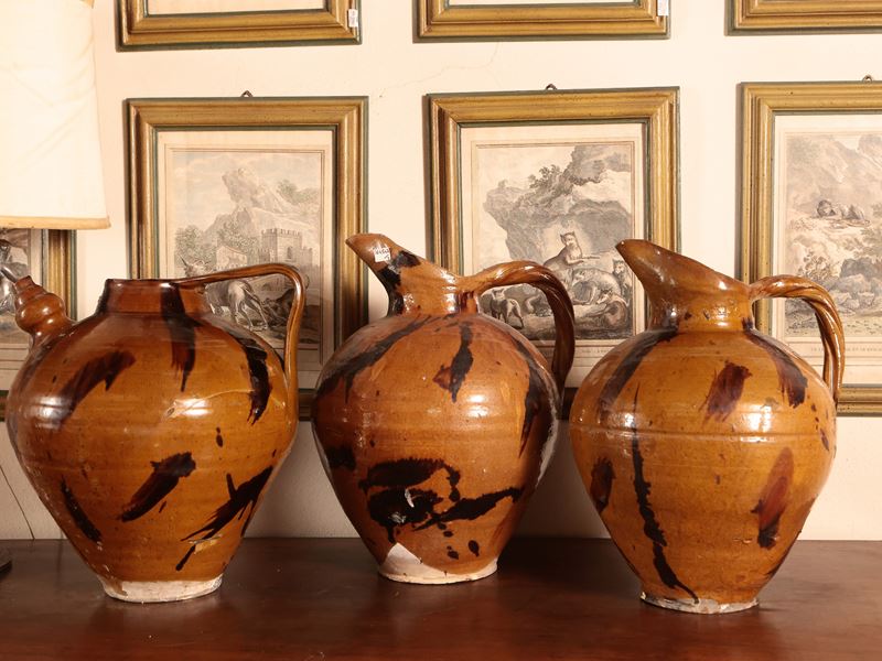 Serie di Tre Versatoi in Terracotta Popolare Smaltata