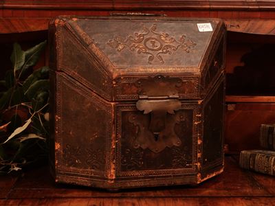 Scatola Porta Lettere Rivestita in Cuoio Impresso