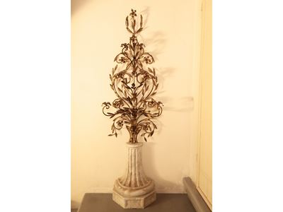 Grande Fregio Decorativo in Ferro Battuto Dorato