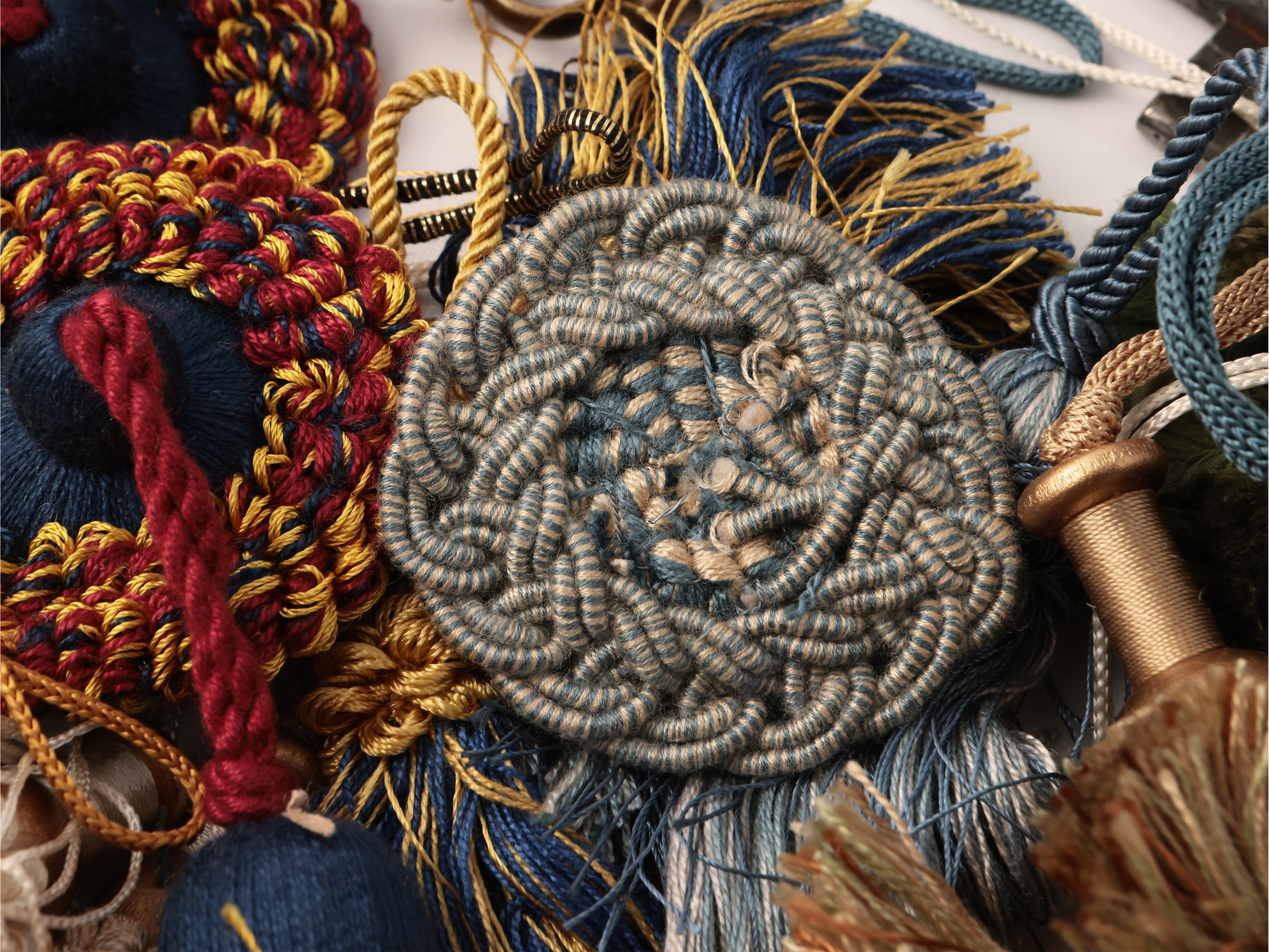 Grande Assortimento di Nappe da Tenda e Coprichiodi in Tessuto