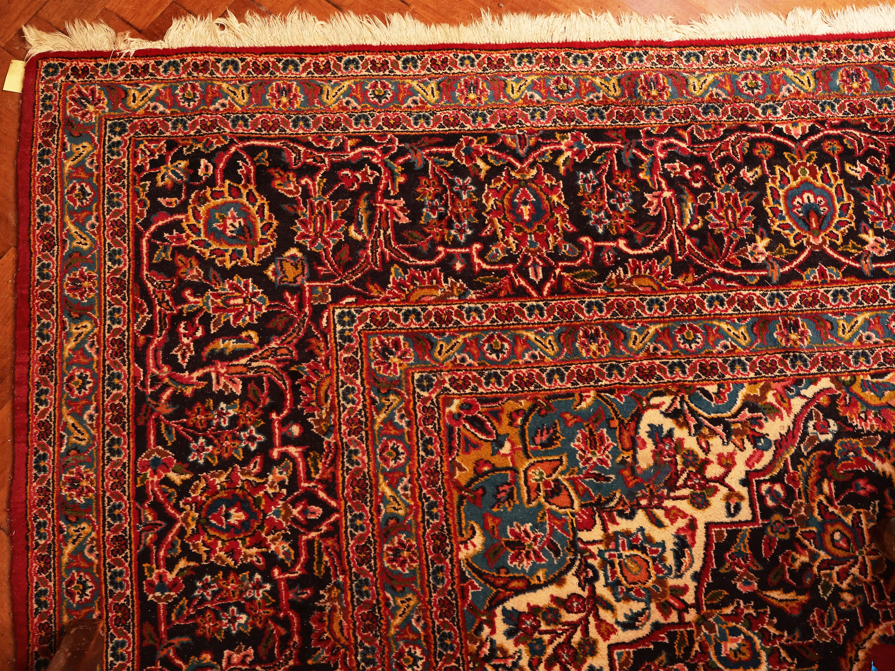 Grande tappeto persiano di vecchia manifattura