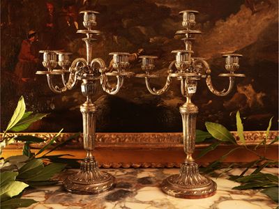 Coppia di Grandi Candelabri in Metallo Argentato