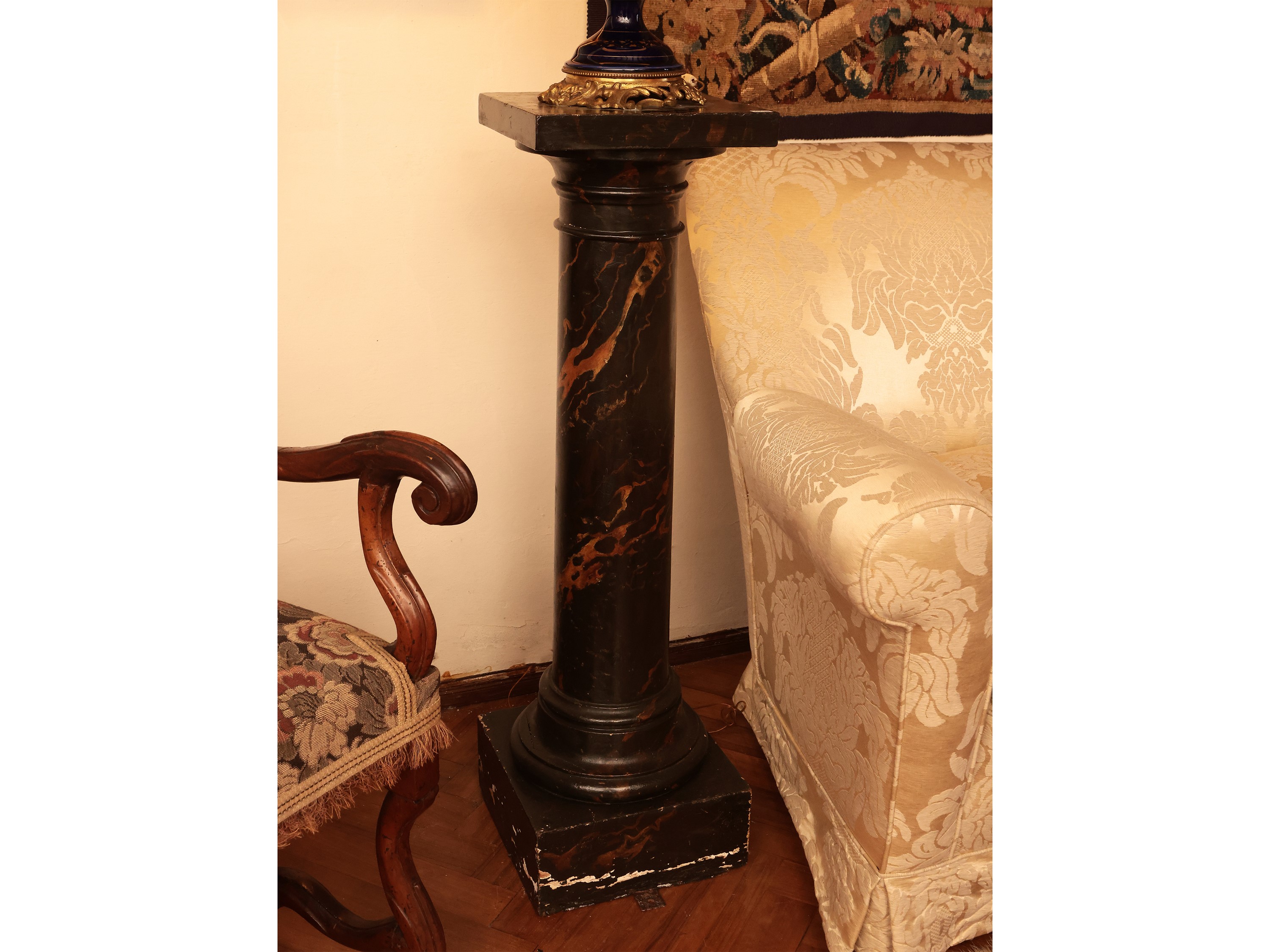 Coppia di Colonne in Legno Laccato