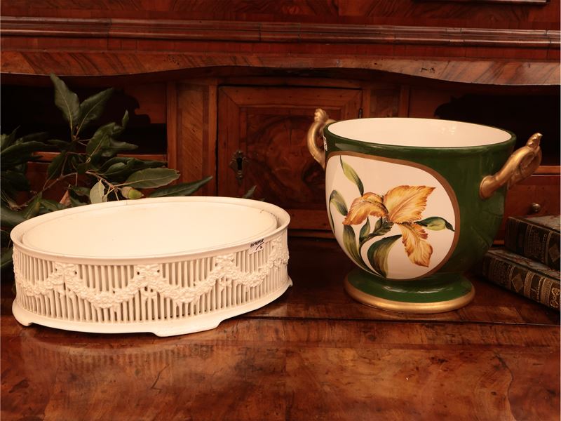 Due accessori per la casa in ceramica