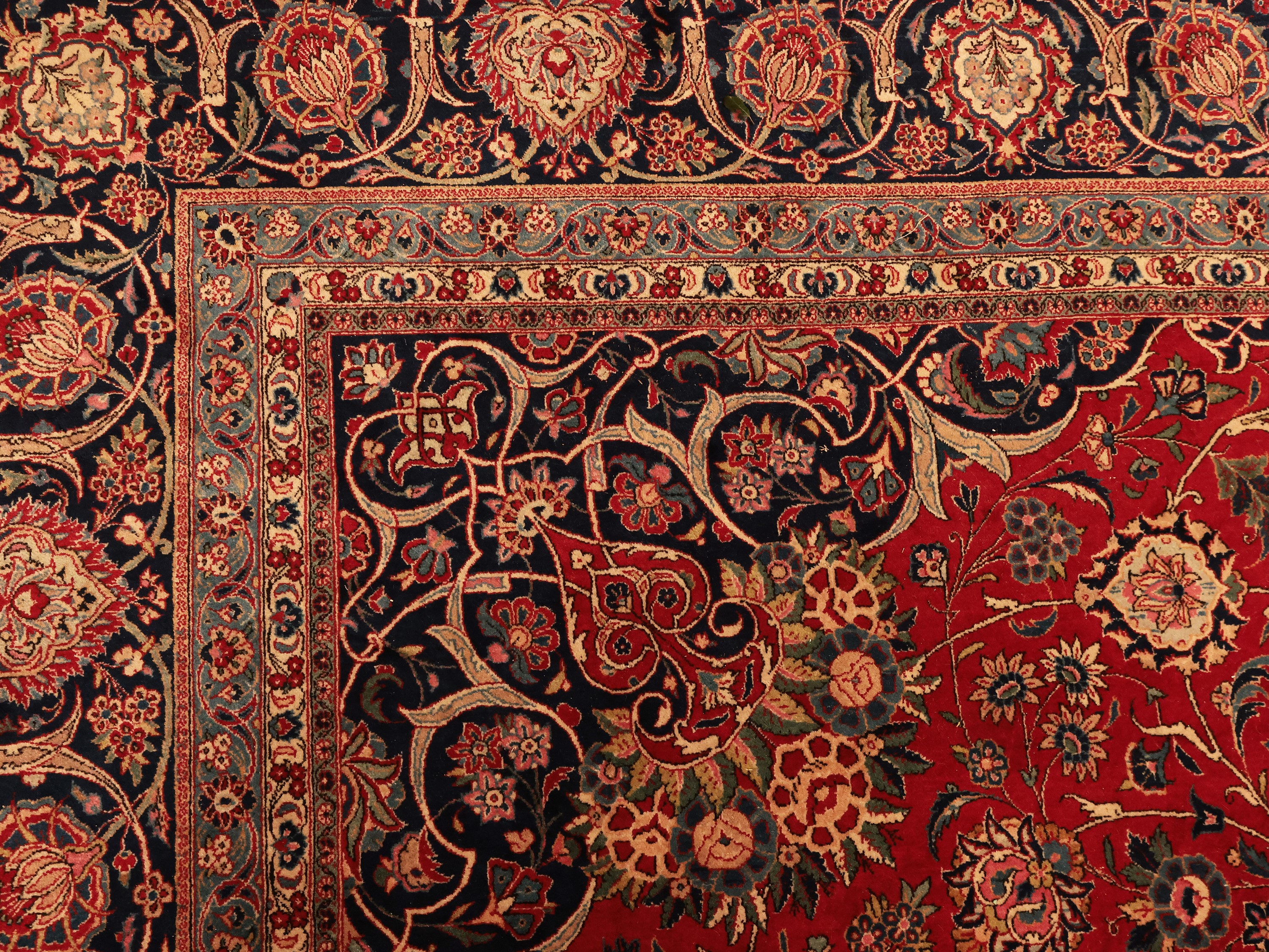 Grande tappeto persiano di vecchia manifattura