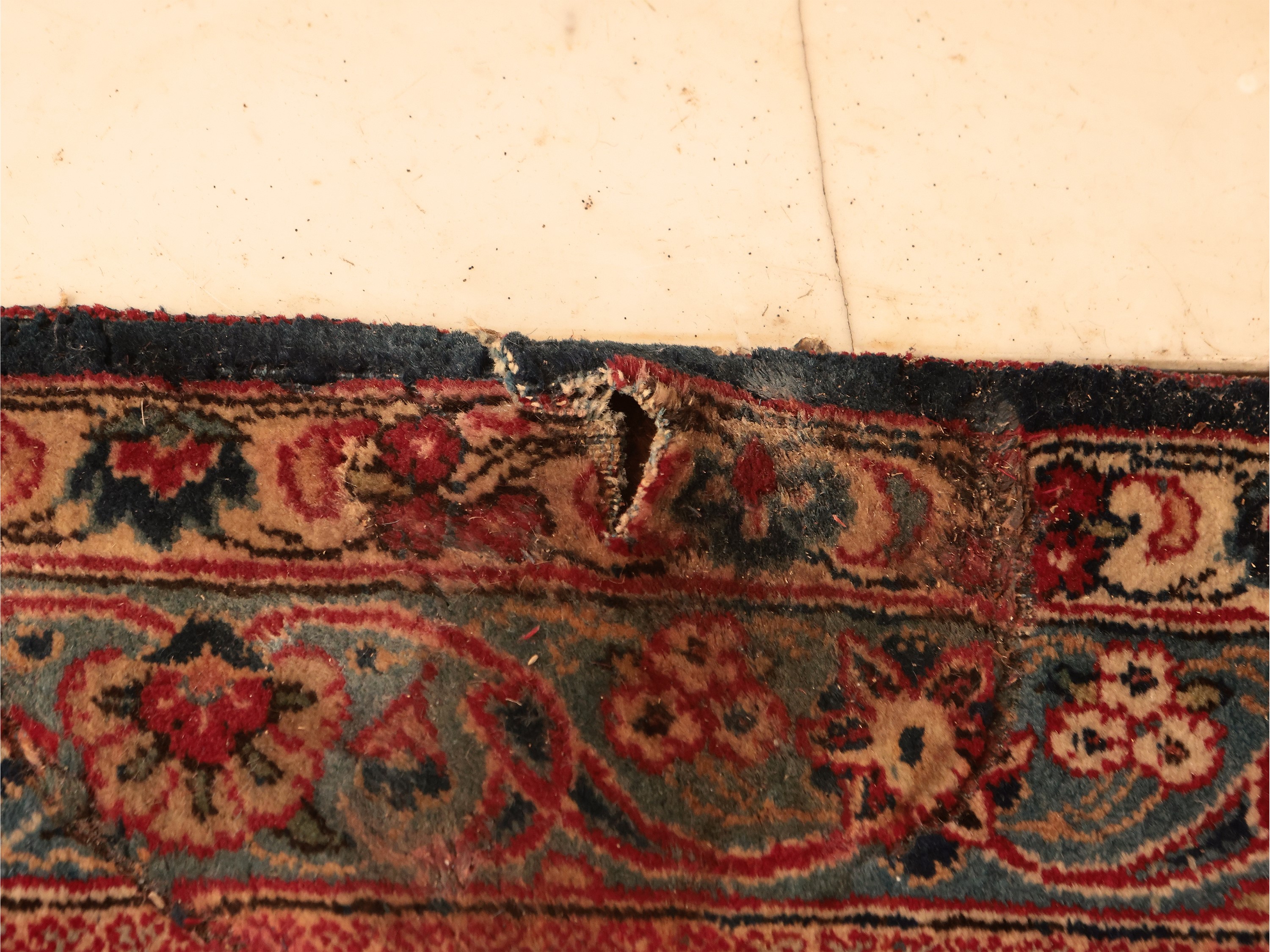 Grande tappeto persiano di vecchia manifattura