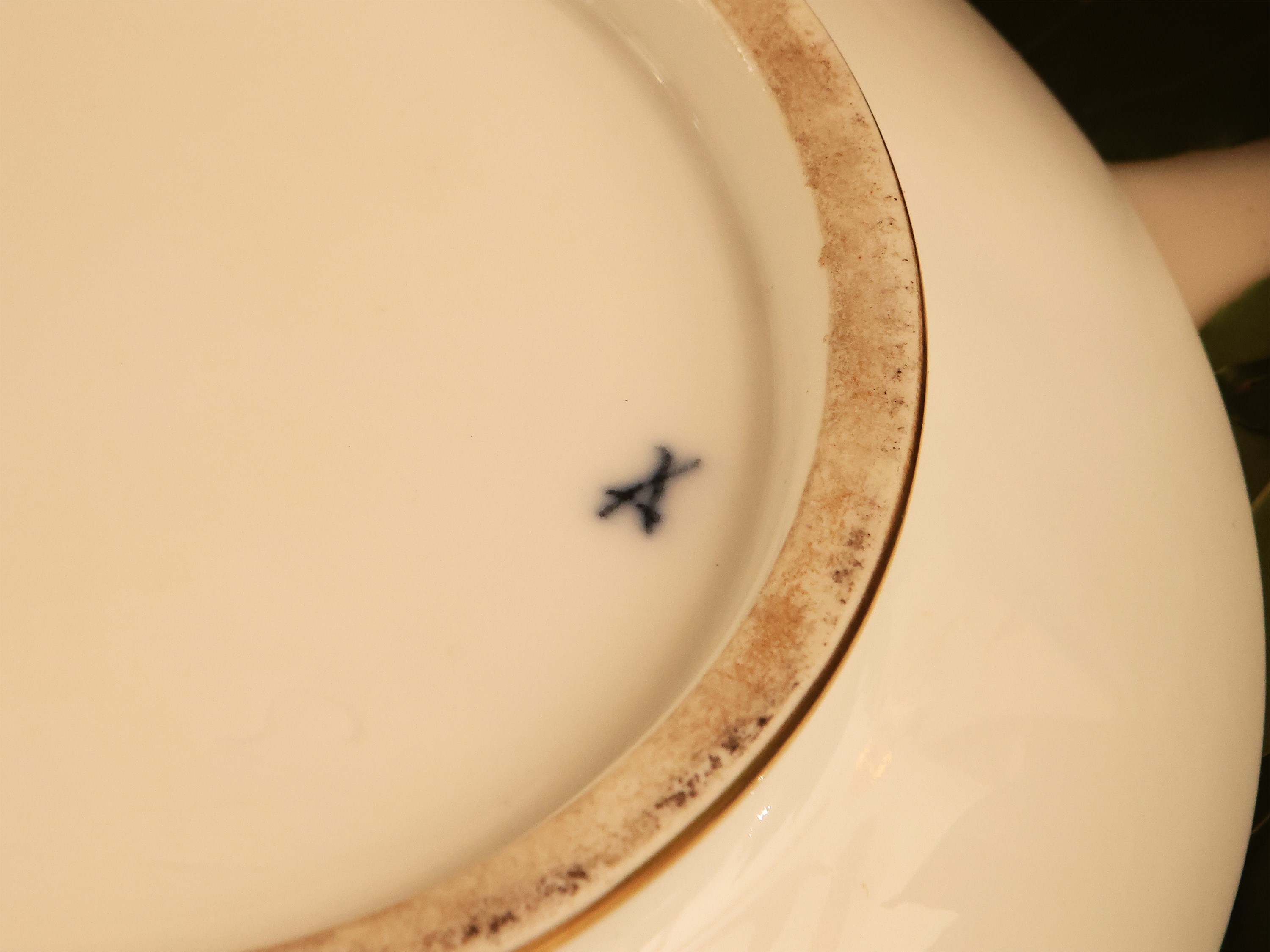 Vaso a Tromba in Porcellana
