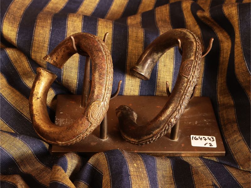 Coppia di Antichi Bracciali in Bronzo
