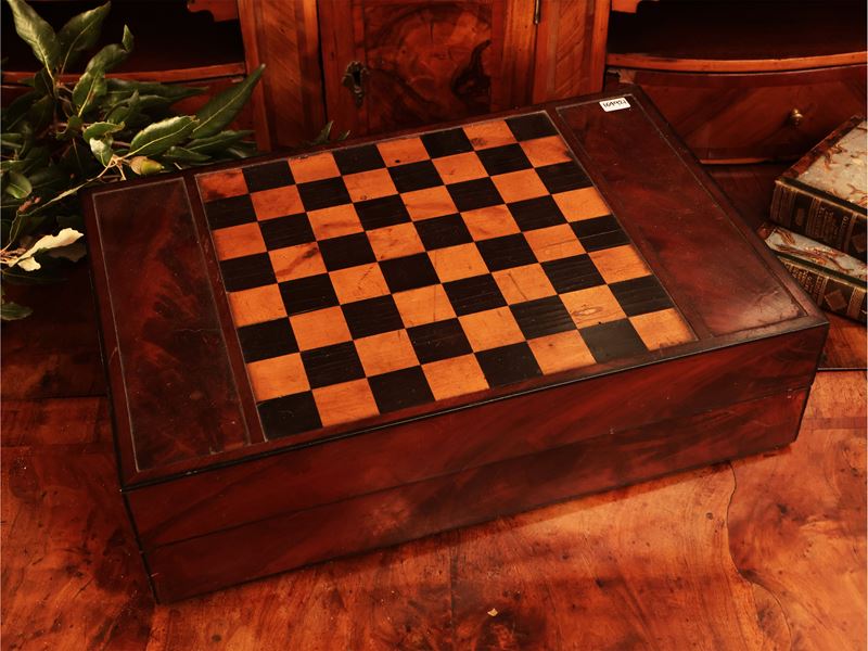 Scatola da Gioco in Mogano