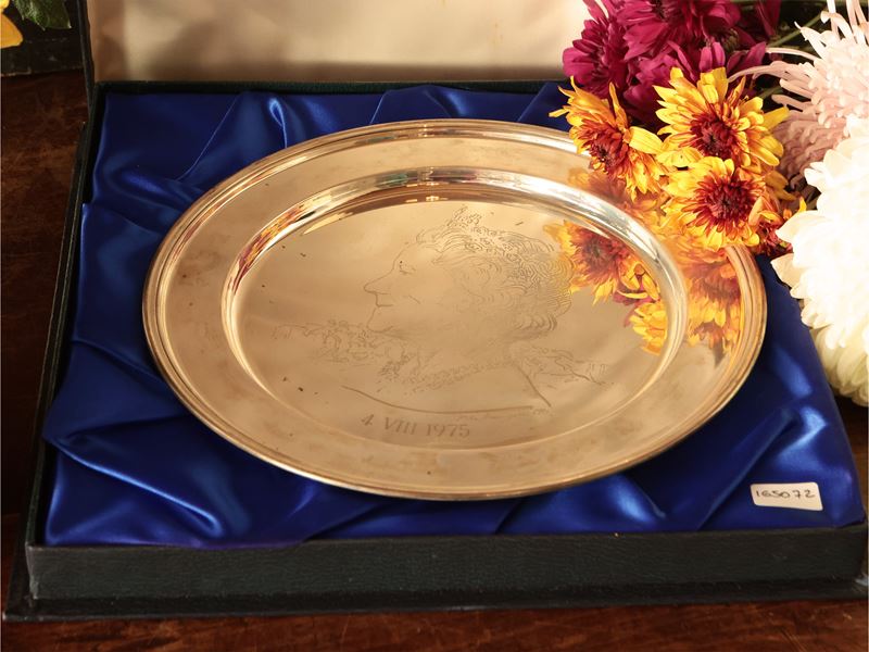 Piatto in argento Queen Mother Elizabeth, 1975