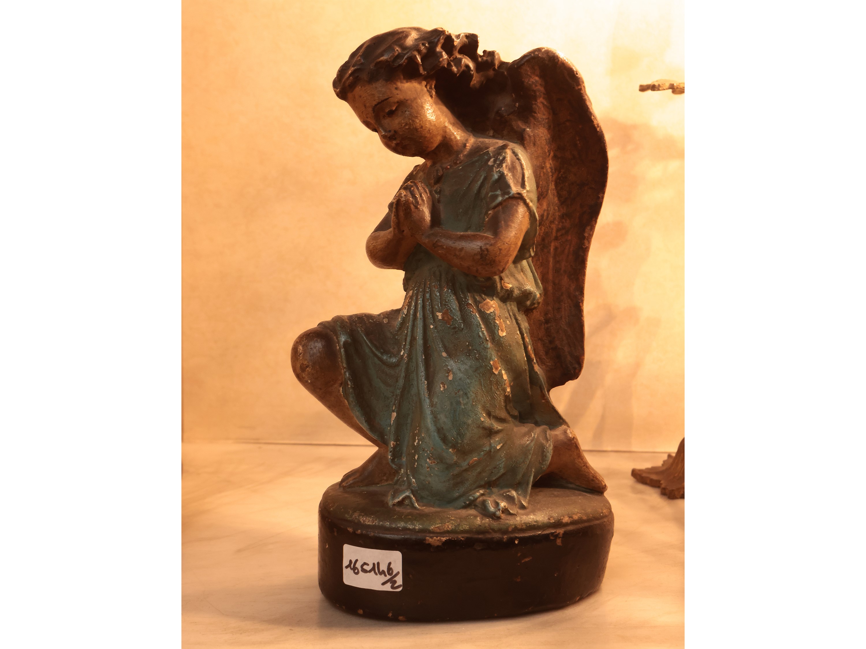 Coppia di Angeli in Gesso Policromo