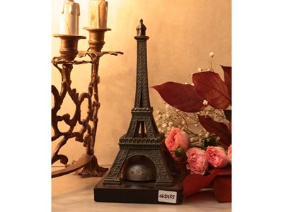 Campanello di Servizio Modellato Come la Tour Eiffel