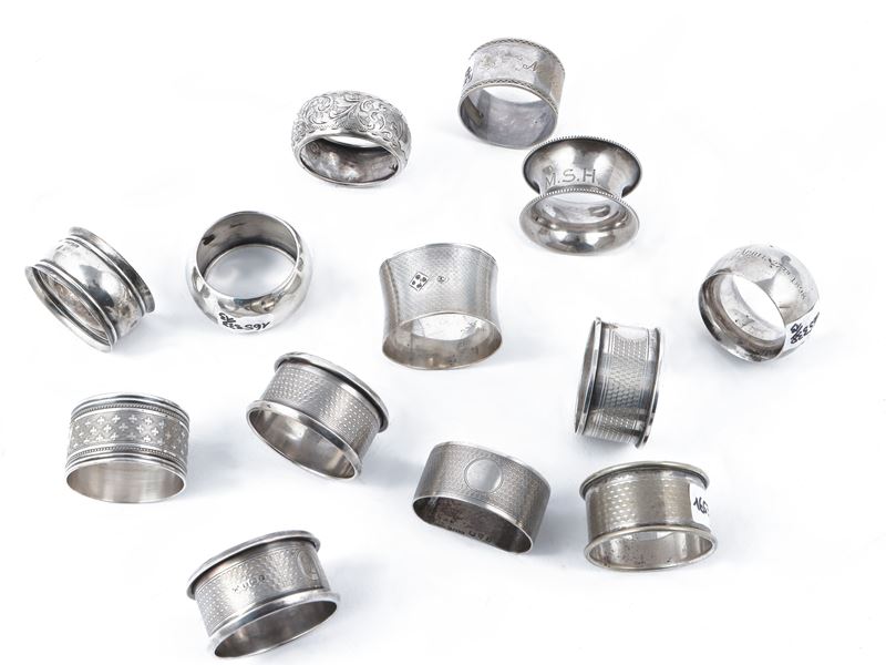 Collezione di legatovaglioli in argento