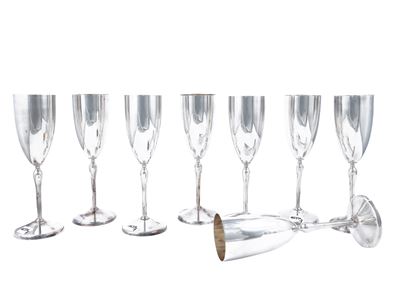 Serie di Otto Flute in Metallo Argentato