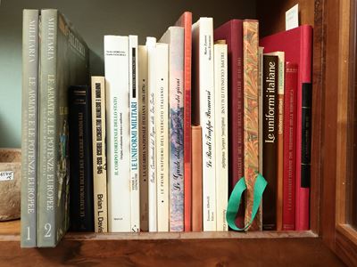 Grande Miscellanea di Libri su Uniformi, Eserciti e Armate