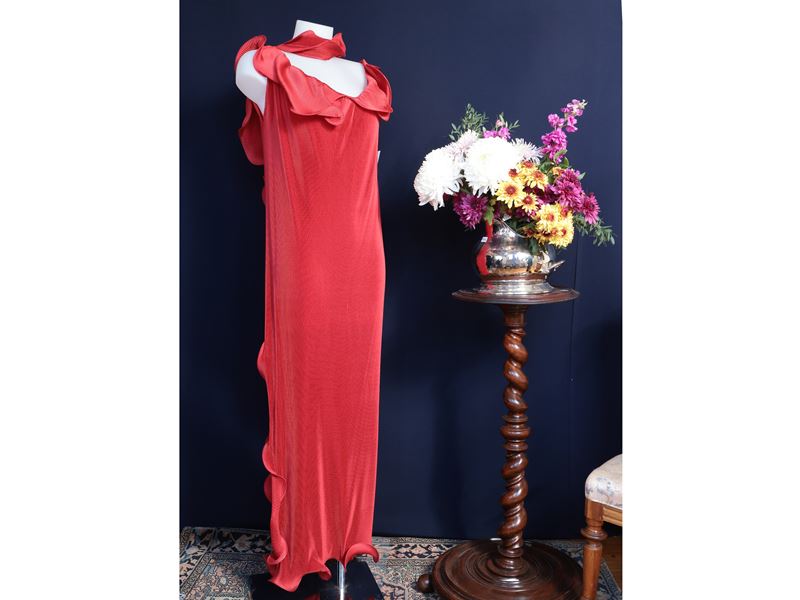 Abito lungo rosso plissettato