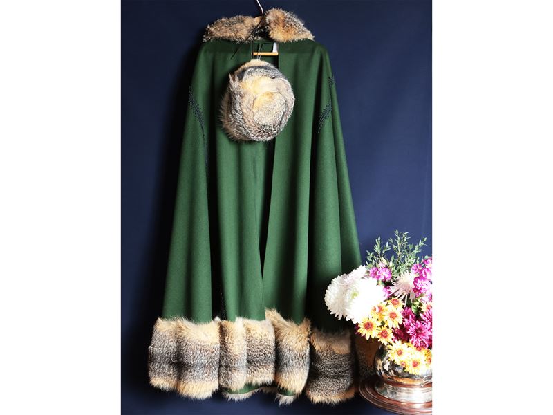 Mantella in panno verde bosco