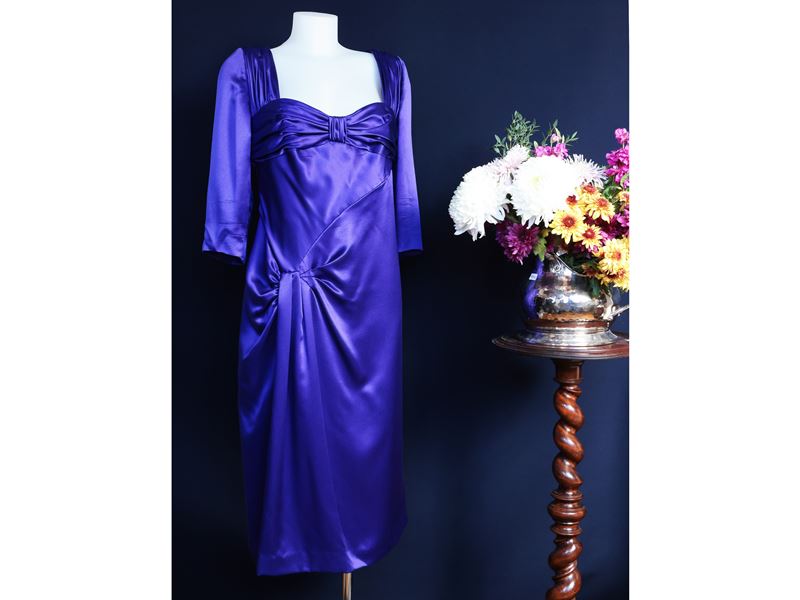 Giancarlo Parri, Abito da sera in raso viola