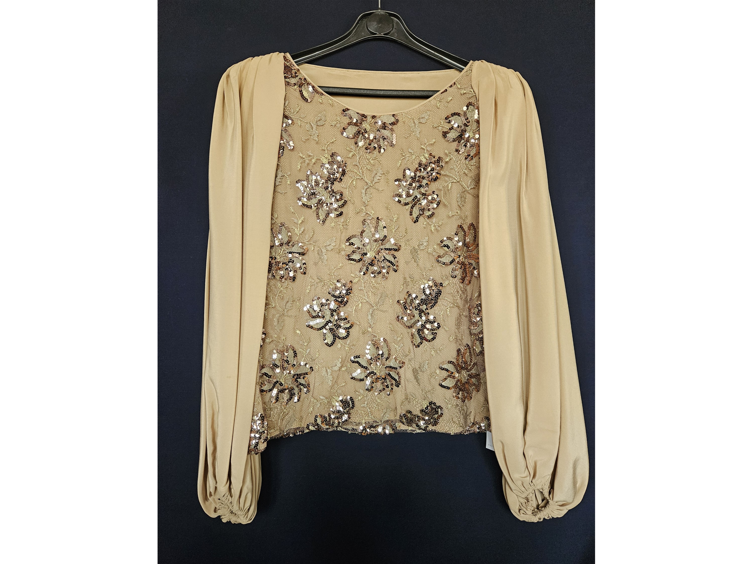 Completo da sera in seta color cammello