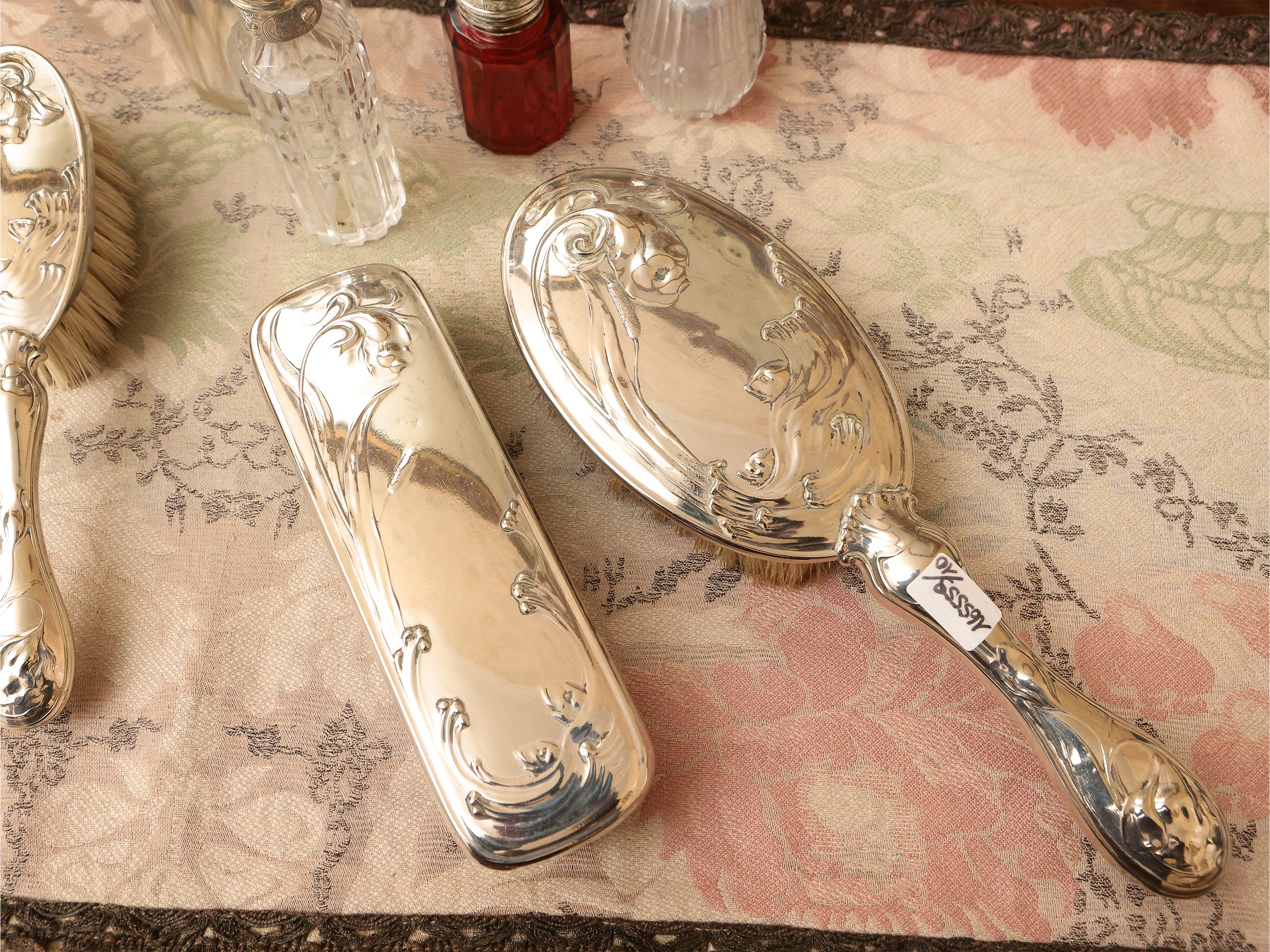 Set di accessori da toilette in argento, Art Nouveau