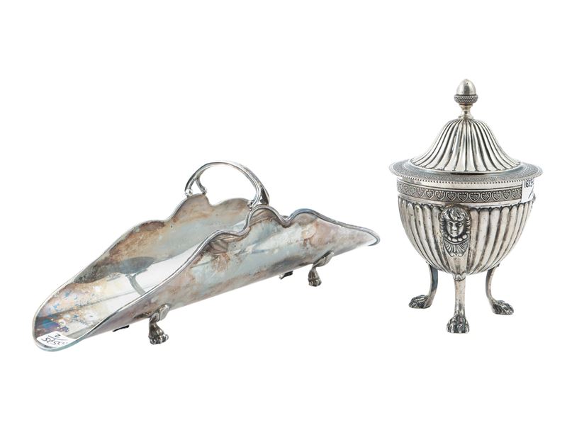 Due accessori per la tavola in argento