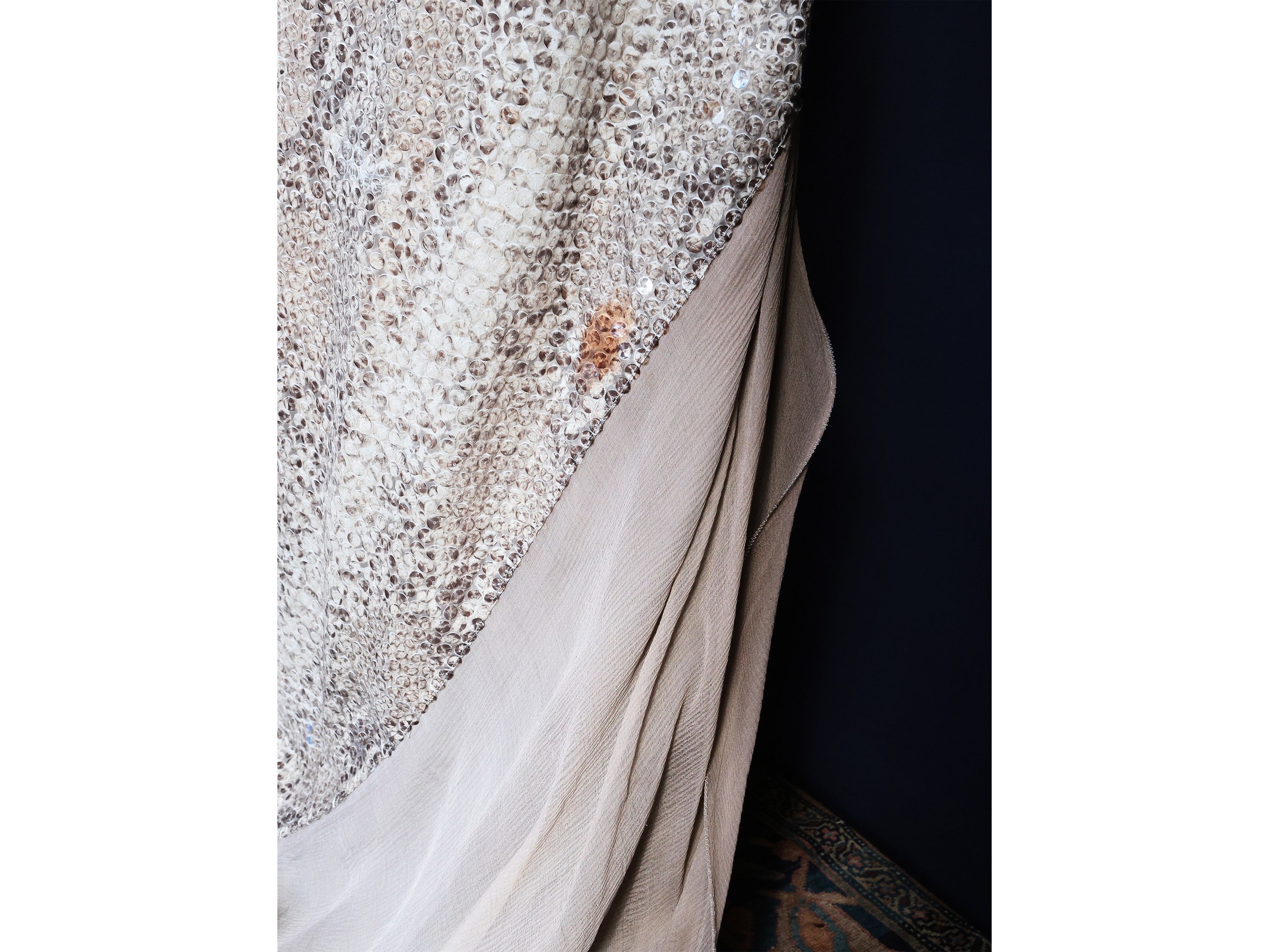 Completo da sera animalier in paillettes