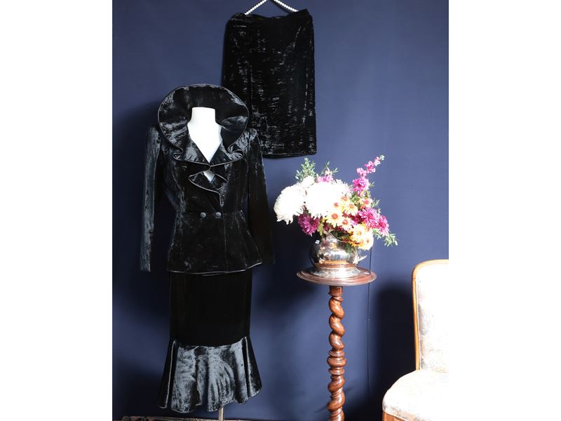 Giulia Carla Cecchi, Completo da sera in velluto nero