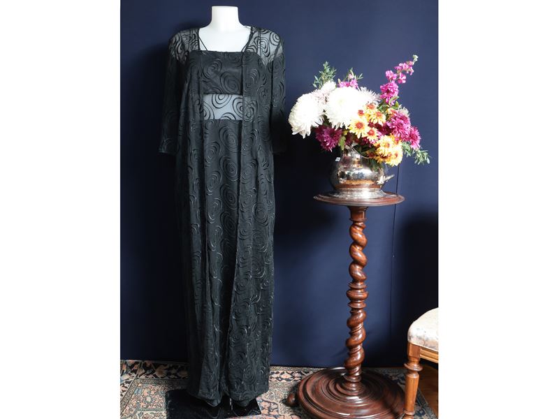 Completo da sera in tulle nero