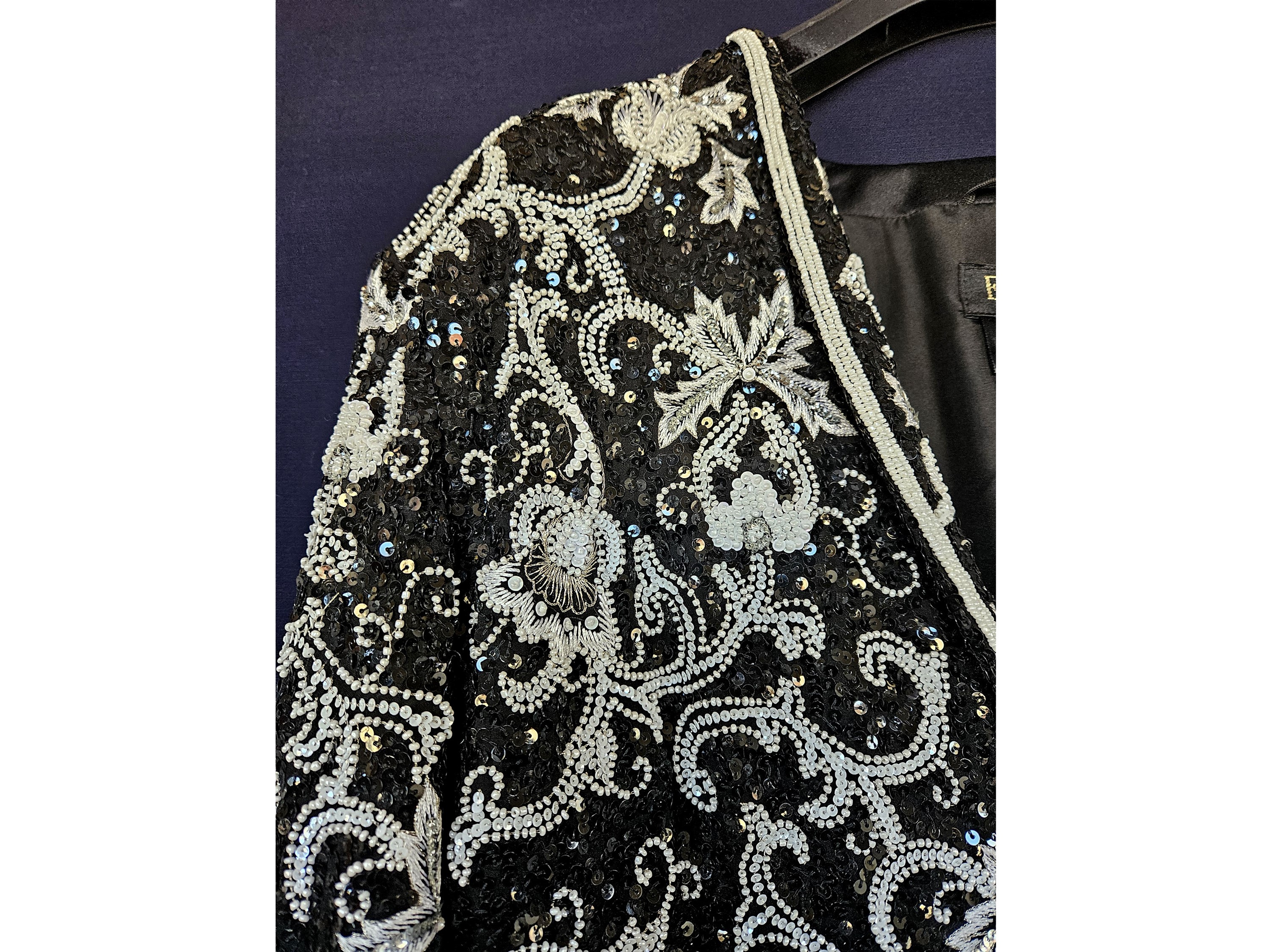 Escada, Giacca da sera in paillettes e perline bianca e nera