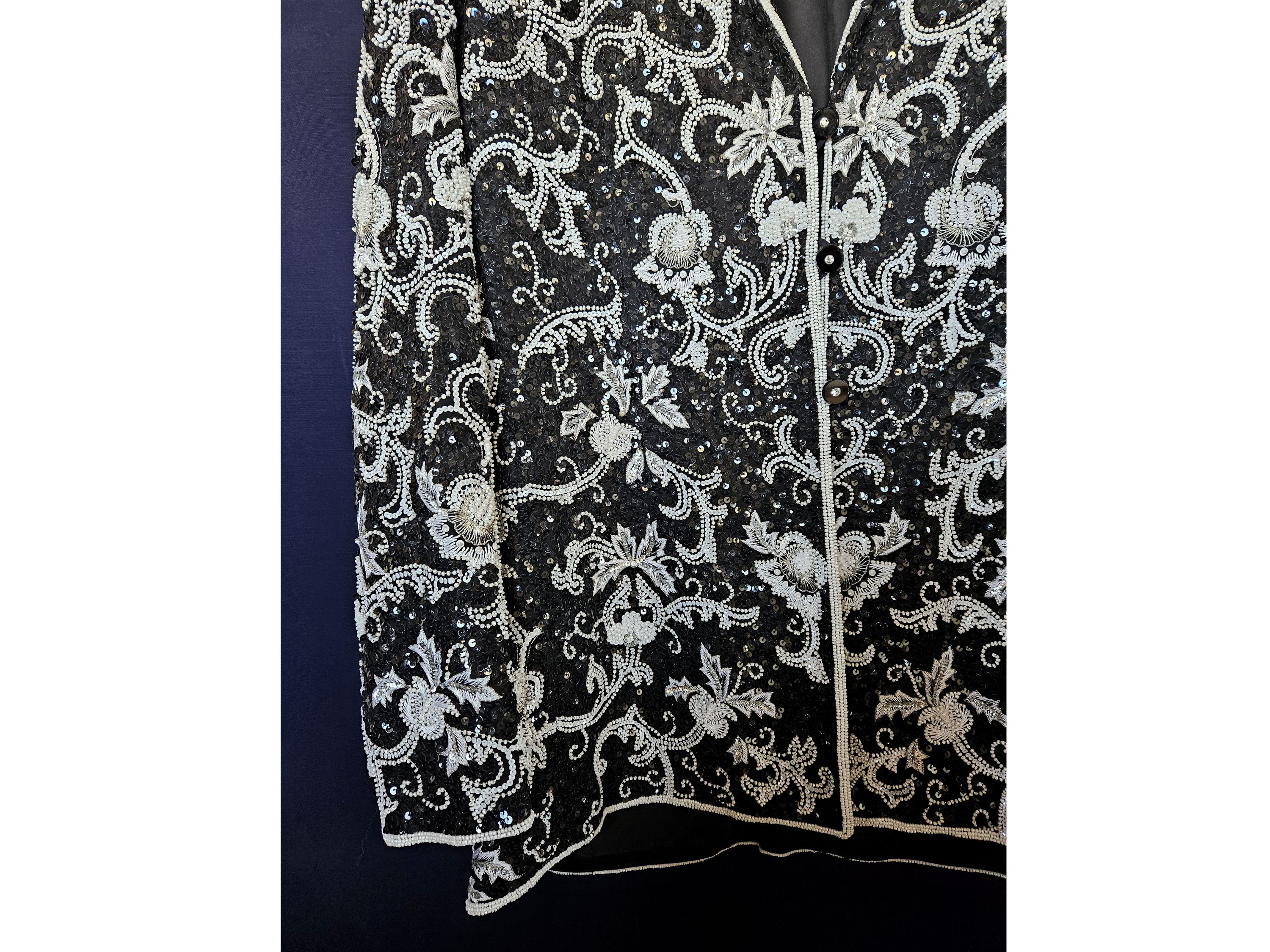 Escada, Giacca da sera in paillettes e perline bianca e nera