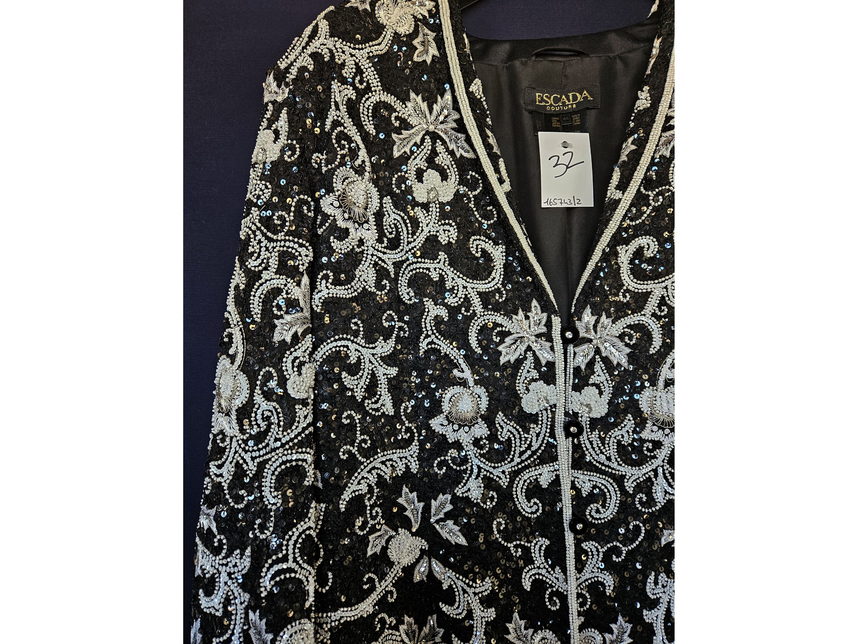 Escada, Giacca da sera in paillettes e perline bianca e nera