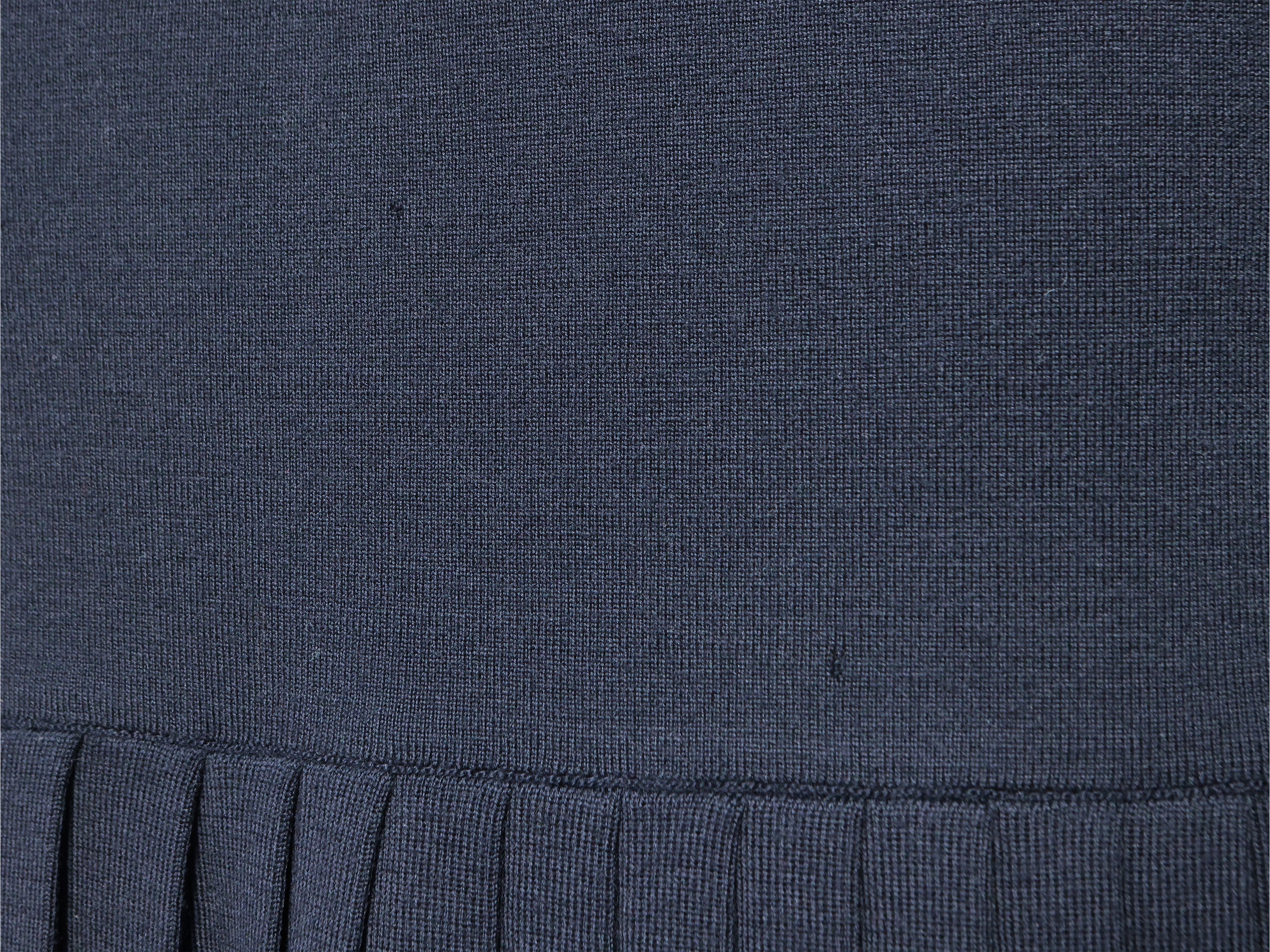 Escada, Completo in maglia nero e lamé oro