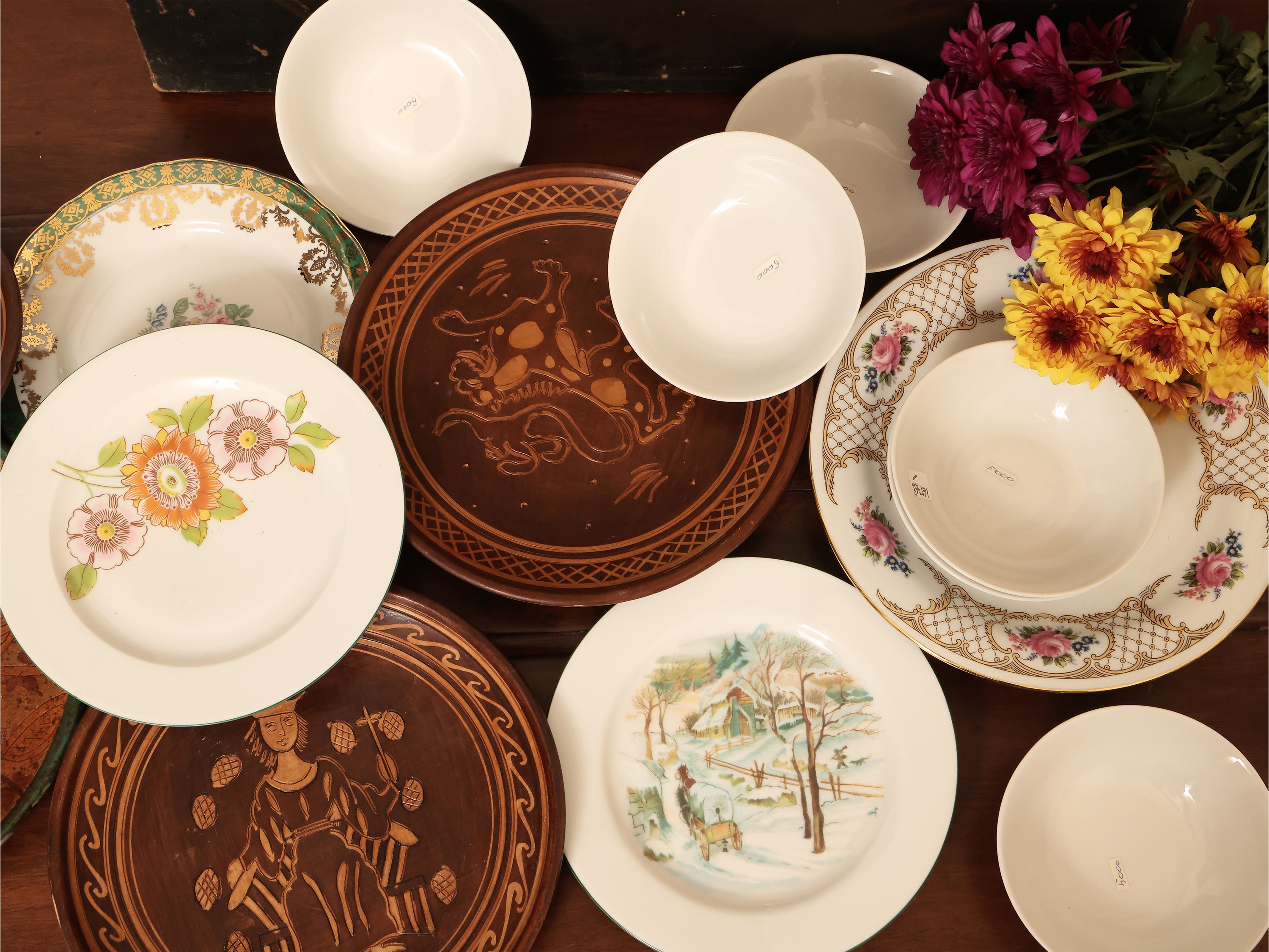 Miscellanea di accessori per la tavola in porcellana