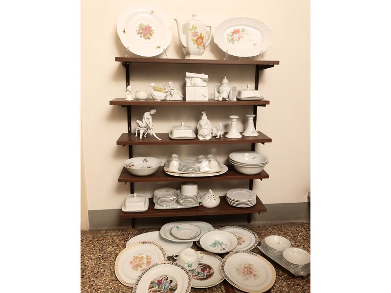 Grande Assortimento di Accessori e Curiosità in Porcellana