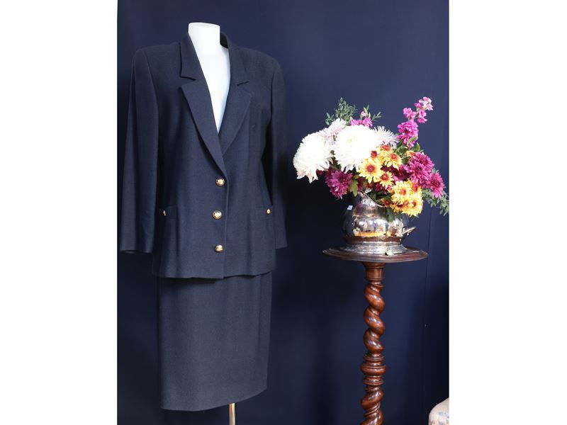 Salvatore Ferragamo, Tailleur in lana blu