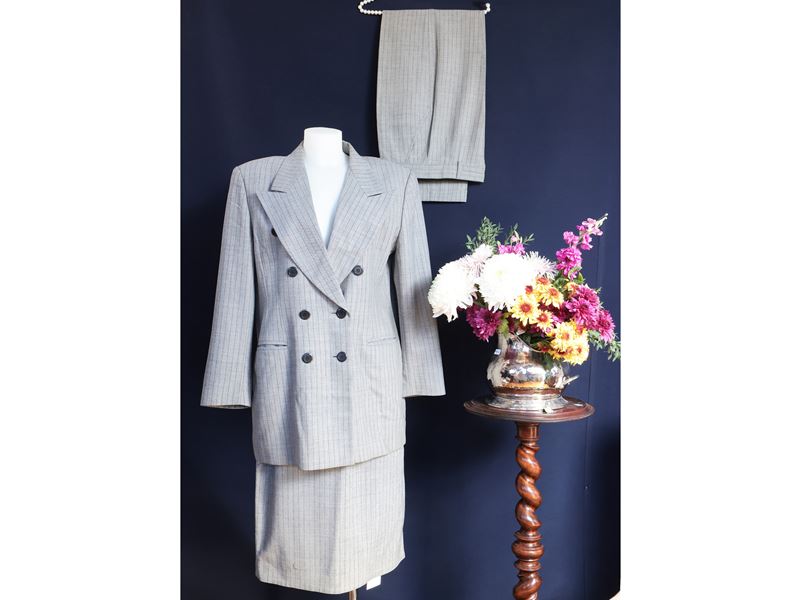 Escada, Tailleur in fresco di lana gessato