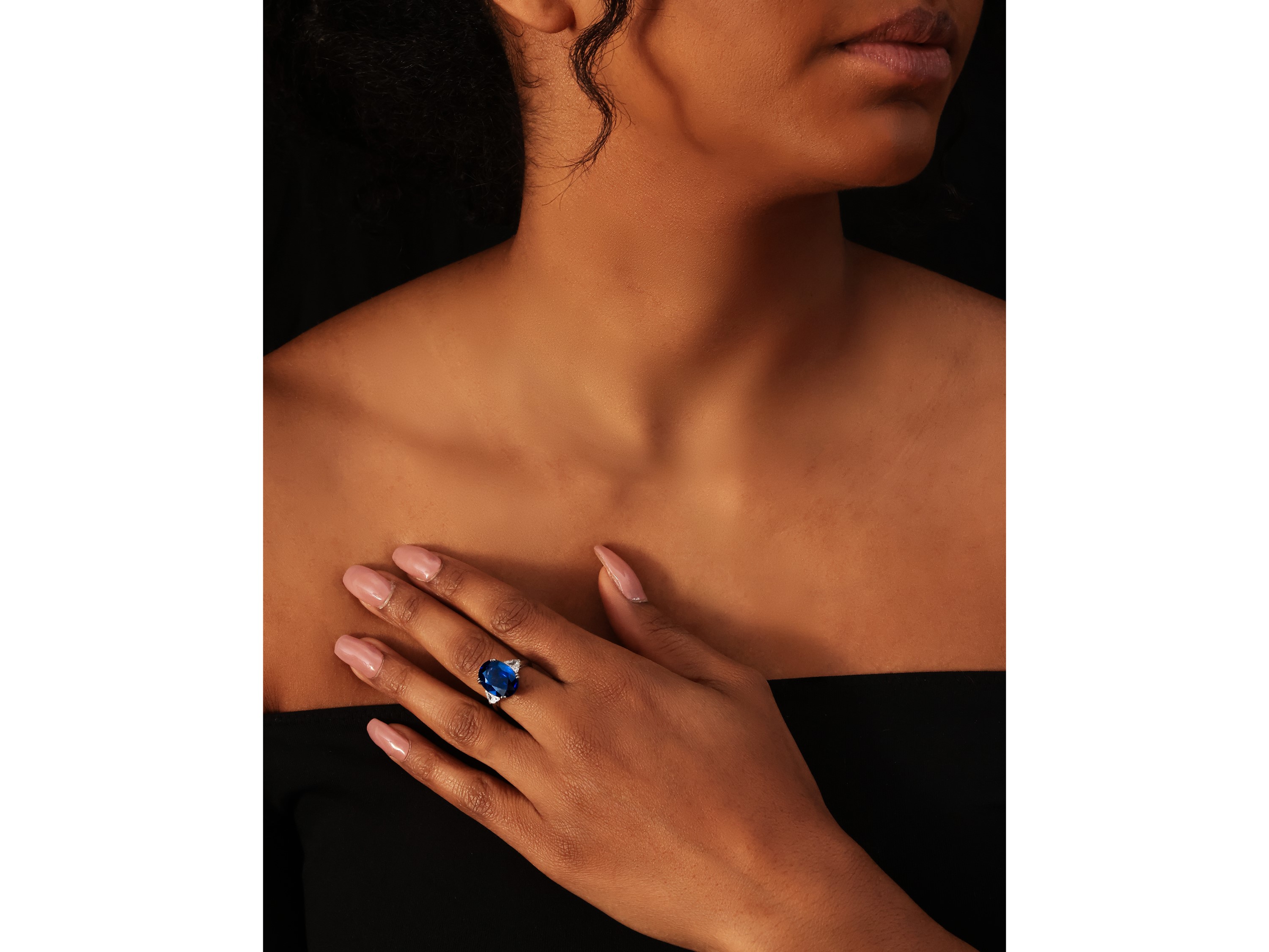 Rajola, Anello in platino con zaffiro e diamanti