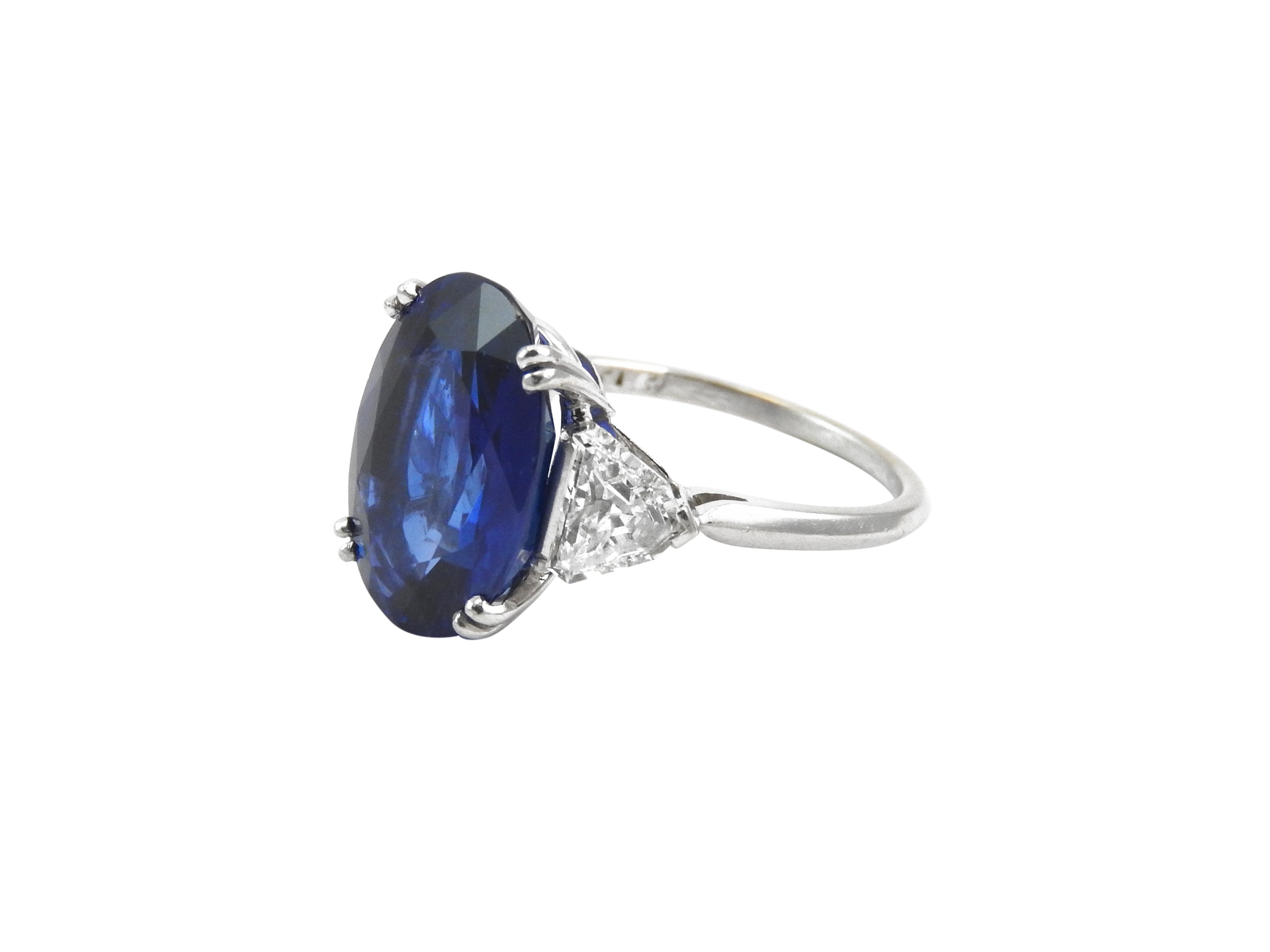 Rajola, Anello in platino con zaffiro e diamanti