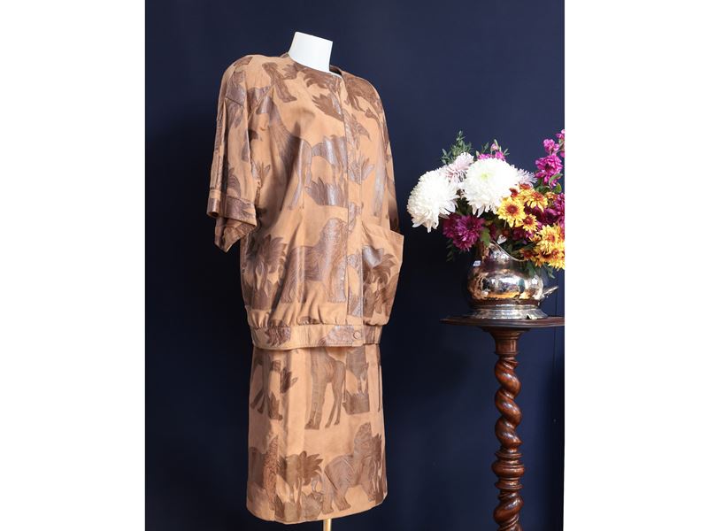 Tailleur scamosciato