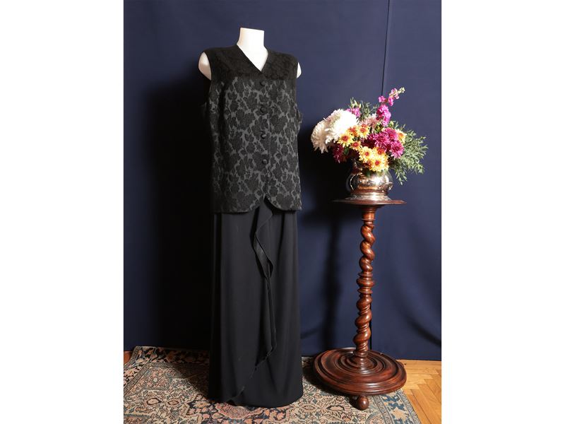 Giacca e gilet in tessuto nero damascato