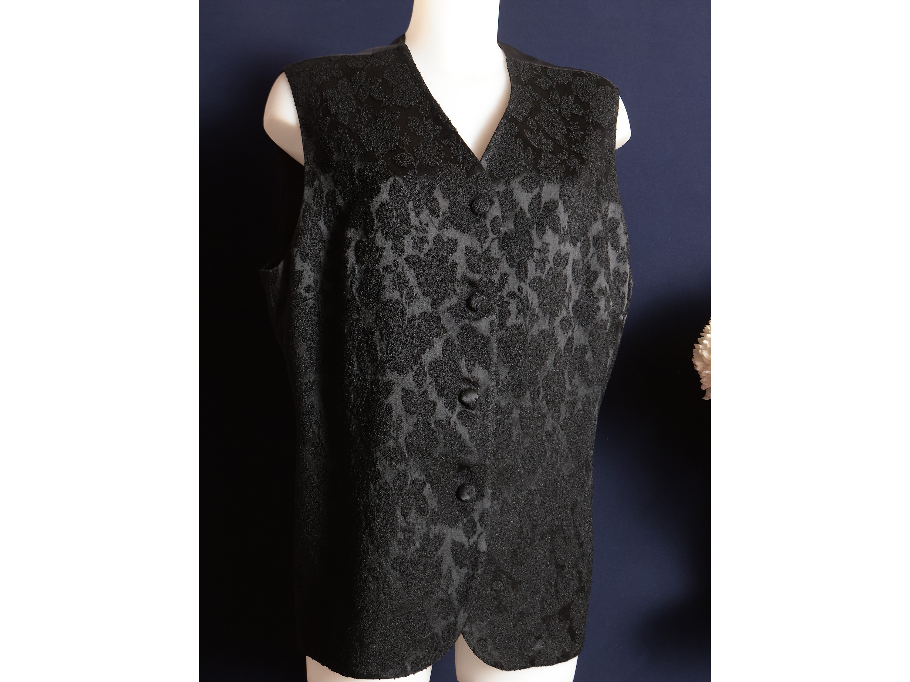 Giacca e gilet in tessuto nero damascato