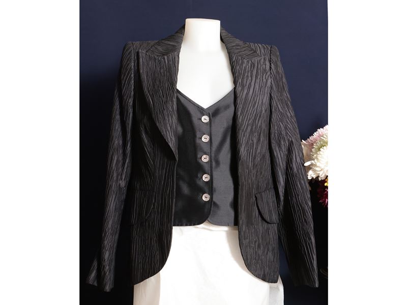 Escada, Giacca da sera nera